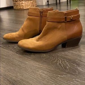 Women’s Tan Booties, size 8.